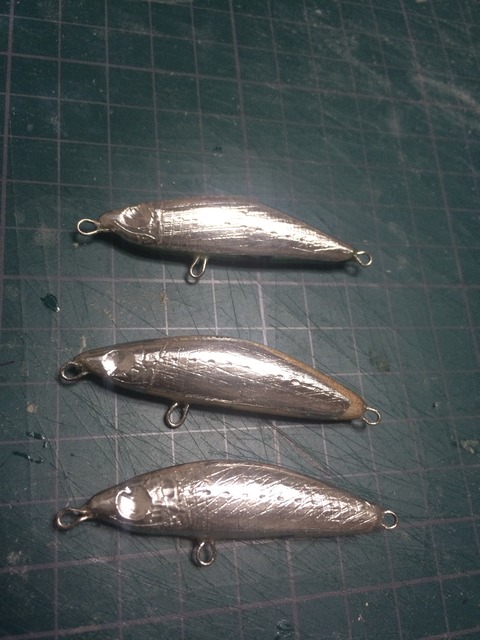 不器用が 初めてエアブラシを使ってルアーに塗装をすると